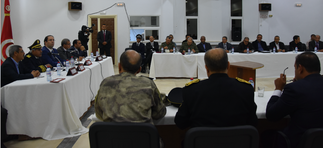 بالصور/ من قابس  : رئيس الحكومة  يشرف على اجتماع اللجنة الجهوية لمجابهة الكوارث