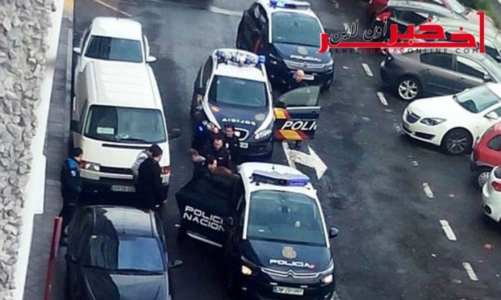 عاجل / اسبانيا : مسلّح يرتدي حزاما ناسفا يطلق النار بمحلّ تجاري و يهتف "اللّه أكبر "