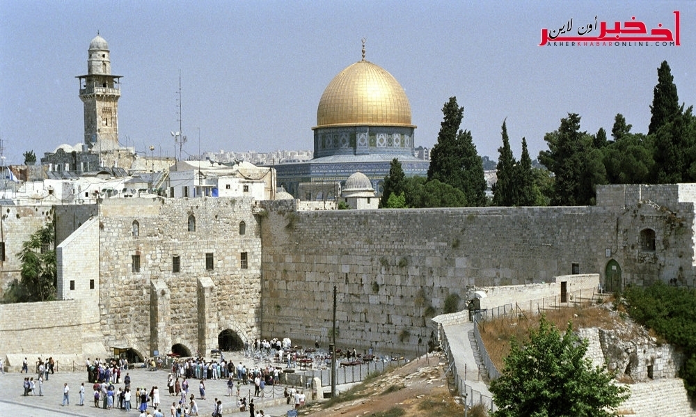 الكيان الصهيوني يعيد فتح باحة المسجد الأقصى بالقدس