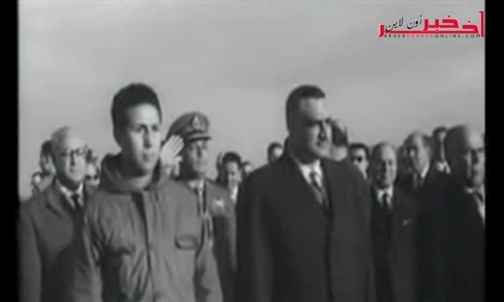 فيديو نادر  / الرئيسان  "جمال عبد الناصر" و "أحمد بن بلا" يحضران عيد الجلاء في تونس