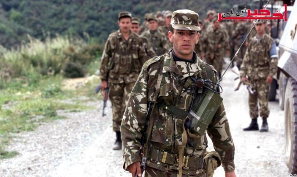 الجيش الجزائري يدمّر مخابئ وخنادق للإرهابيّين شمالي غرب البلاد