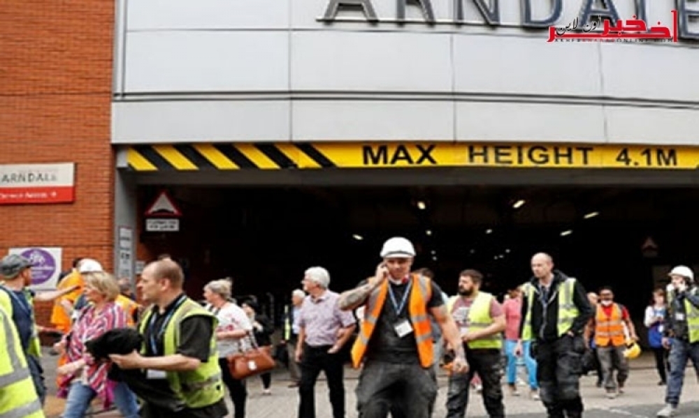 عاجل / حادث دهس أمام مركز تجاري في بريطانيا و أنباء عن وقوع إصابات