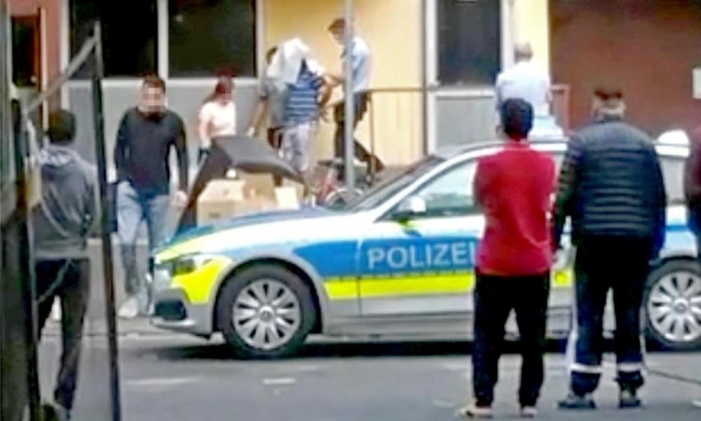 صور /  ألمانيا : يُشتبه أن خلفيّتها إرهابيّة، القبض على تونسي وزوجته عقب العثور على مواد سامّة في منزله