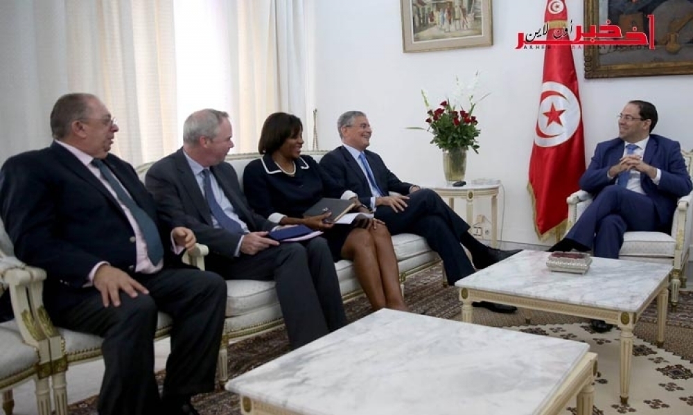 في لقاء رئيس الحكومة بوفد البنك الدولي، تعميق الشراكة بين تونس والبنك الدولي لتعزيز تنافسية الإقتصاد التونسي