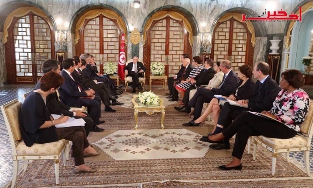 رئيس الجمهورية  يستقبل وفدا رفيع المستوى يضم ممثلين عن أهم المؤسسات المالية الدولية والإقليمية الشريكة لتونس 