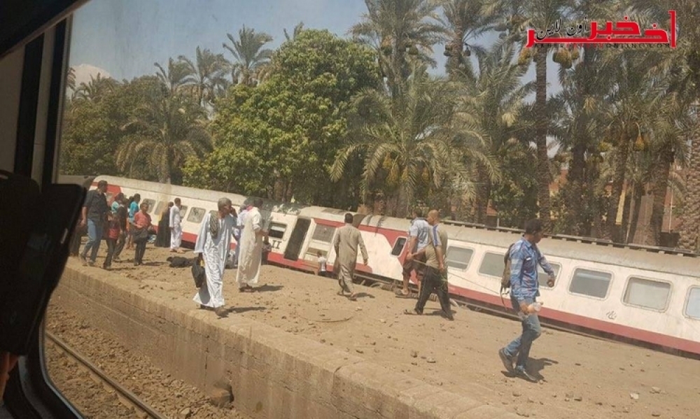 صور/  انقلاب قطار في مصر