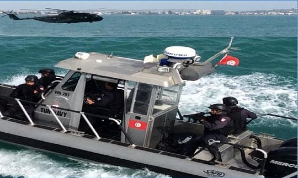  جيش البحر ينقذ 14 تونسيًّا