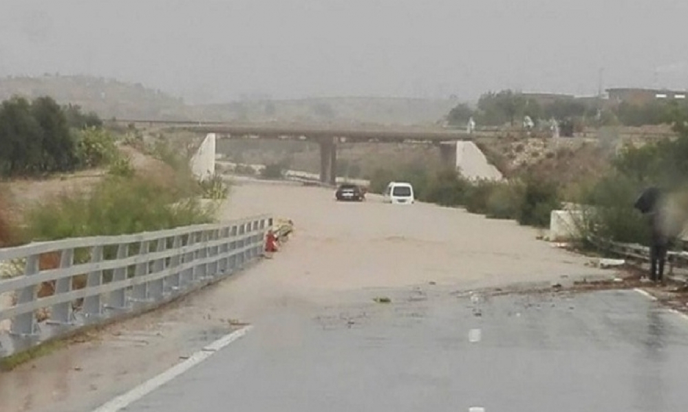 بسبب الفيضانات / انقطاع 45 طريق بمختلف ولايات الجمهورية 