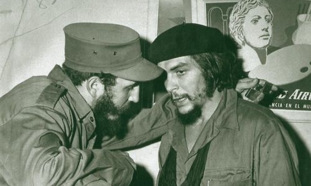 في الذكرى 60 للثورة الكوبيّة / كاسترو يهاجم أمريكا ويقول إنها عادت إلى طريق المواجهة 