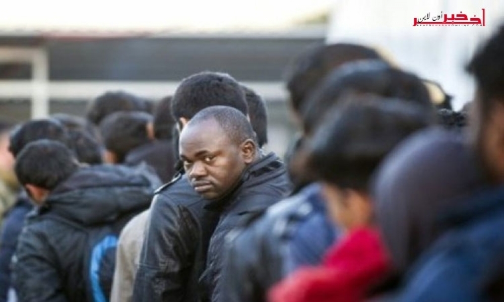 بعد إنقاذ قاربهم من الغرق في سواحل صفاقس، 23 مهاجرًا إفريقيًّا طلبوا اللجوء وإحداهم وضعت مولودها في تونس
