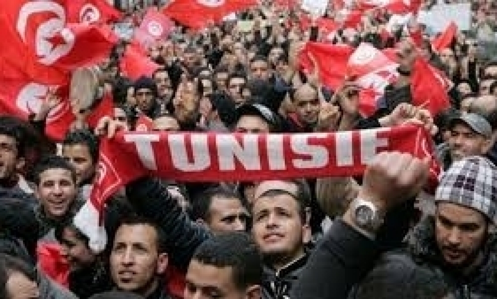 صحيفة : أربعة سيناريوهات قد تقلب الوضع السياسي في تونس ... ماهي ؟
