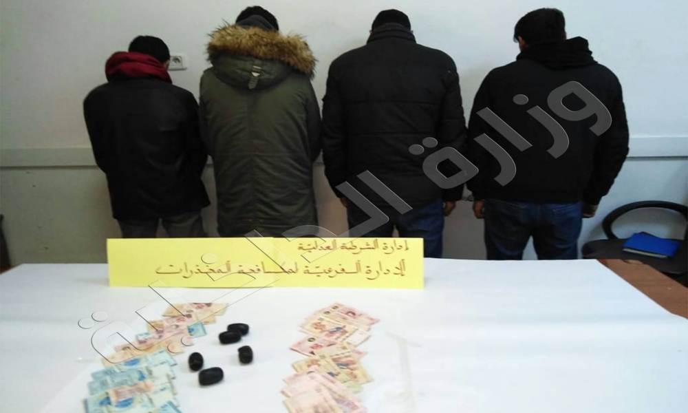 مطار تونس قرطاج /  حجز 200 غرامٍ من مخدر الهيروين قادمة من تركيا