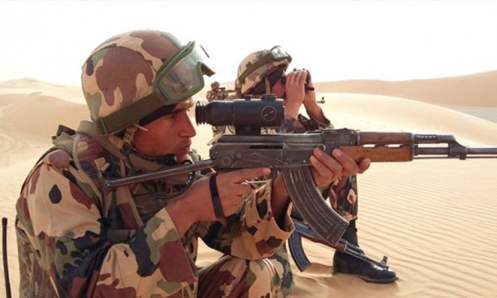 الجزائر / إرهابي يسلّم نفسه وسلاحه للسلطات العسكريّة 