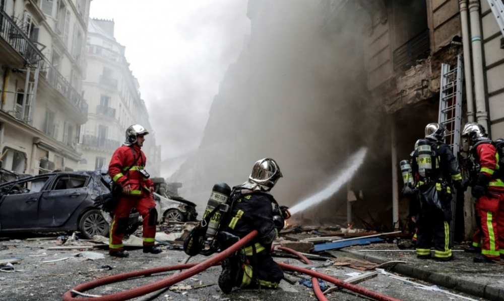 متابعة / وفاة 4 أشخاصٍ وسقوط 37 جريحًا في حادثة إنفجار باريس