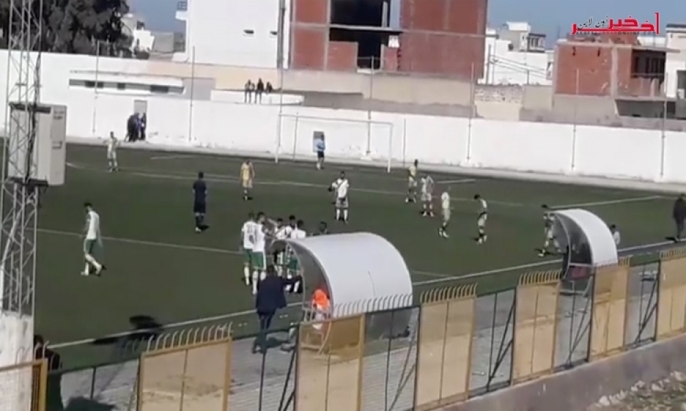 فيديو / سابقة في تاريخ الكرة التونسيّة، حكم يُوقف المباراة أثتاء آذان الظهر