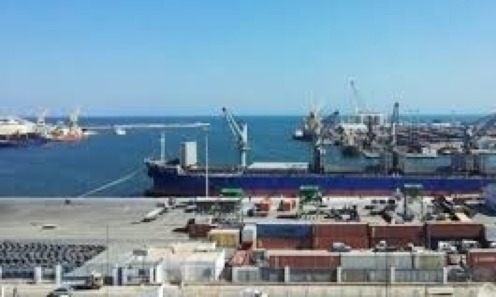 القبض على 14 تونسيًّا كانوا ينوون الهجرة بطريقةٍ غير شرعيّة عبر ميناء حلق الوادي