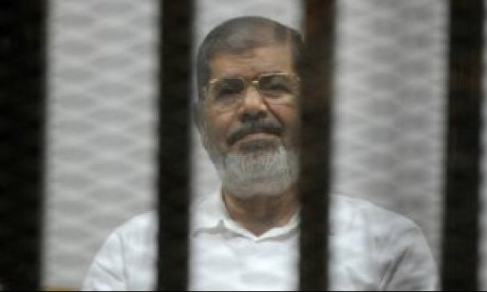 في بيان للنيابة المصرية : محمد مرسي  اغمي عليه وتوفي قبل الوصول الى المستشفى ولا وجود لاصابات ظاهرية في جثمانه 