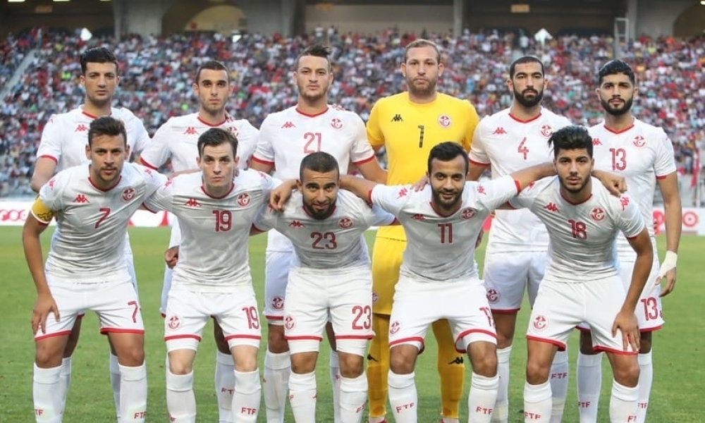 مساء اليوم / بعثة المنتخب الوطني لكرة القدم تغادر في إتجاه مصر