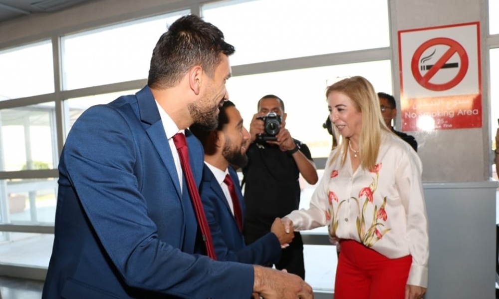 وزيرة شؤون الشباب والرياضة سنية بالشيخ تودع بعثة المنتخب التونسي في مطار تونس قرطاج (صور)