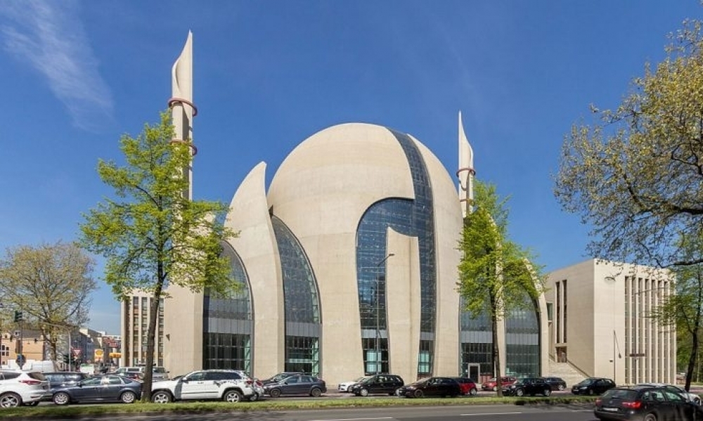 الشرطة الألمانية تُخلي 3 مساجد بعد بلاغات بوجود متفجرات