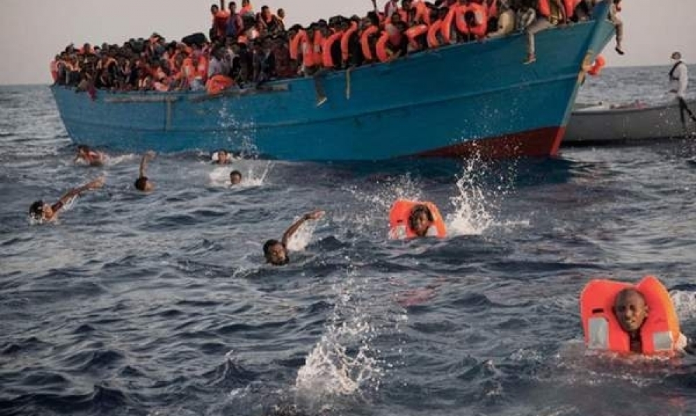 إنقاذ 400 مهاجر من الغرق قبالة سواحل ليبيا