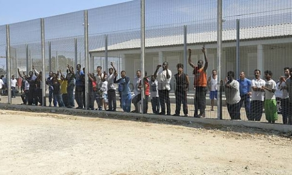 إيطاليا / سجن 12 مغربيًّا بتهمة الإعتداء على تونسي داخل مركزٍ لترحيل المهاجرين في بوتينزا