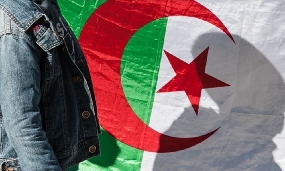 الجزائر تنفي توجيه تحذيراتٍ من إختطاف أجانب في المخيّمات