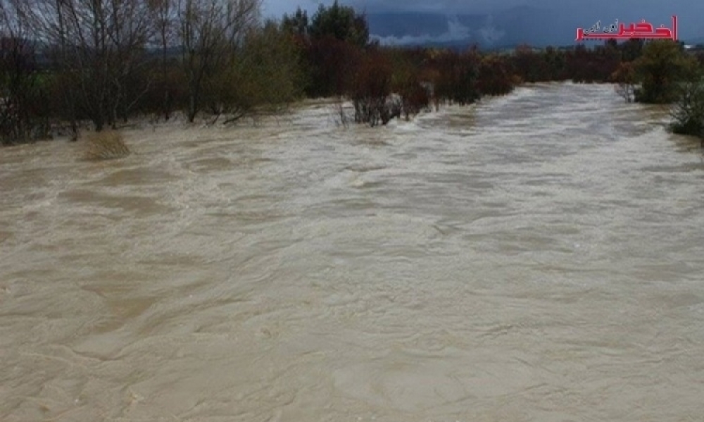 جندوبة / إنقطاع الطريق الرابطة بين منطقة الدخايلية ووادي مليز بسبب فيضان وادي الرغاي