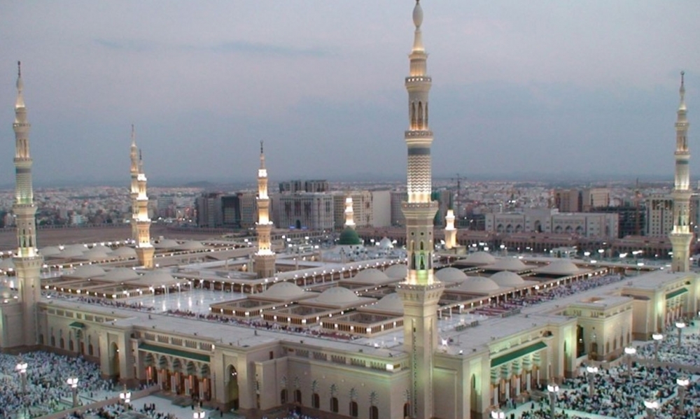 السعودية تعلق الدخول إلى أراضيها لأغراض العمرة وزيارة المسجد النبوي الشريف 