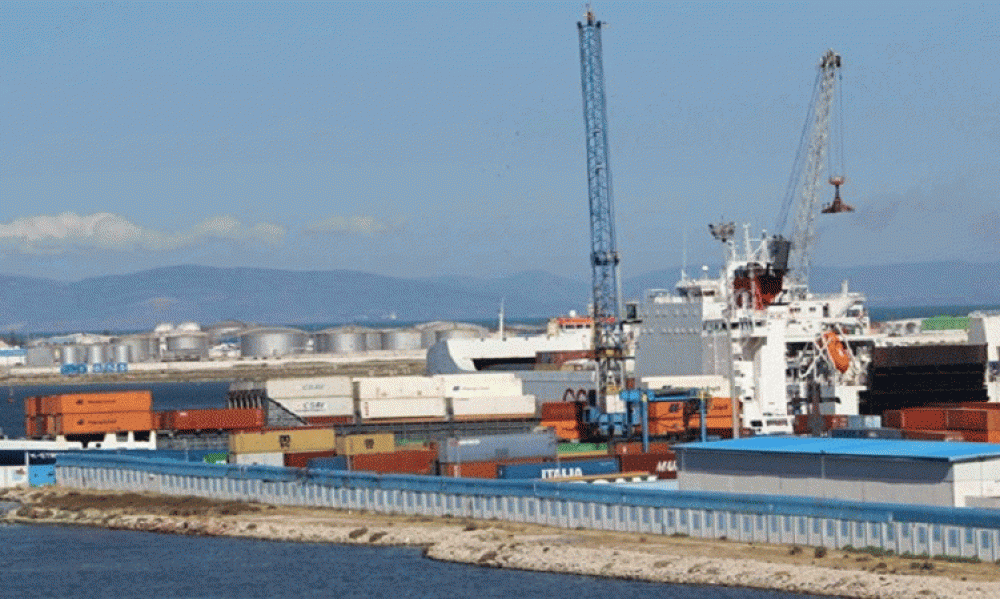 ميناء حلق الوادي: إحباط عملية إجتياز للحدود البحرية خلسة وإيقاف 9 أشخاص