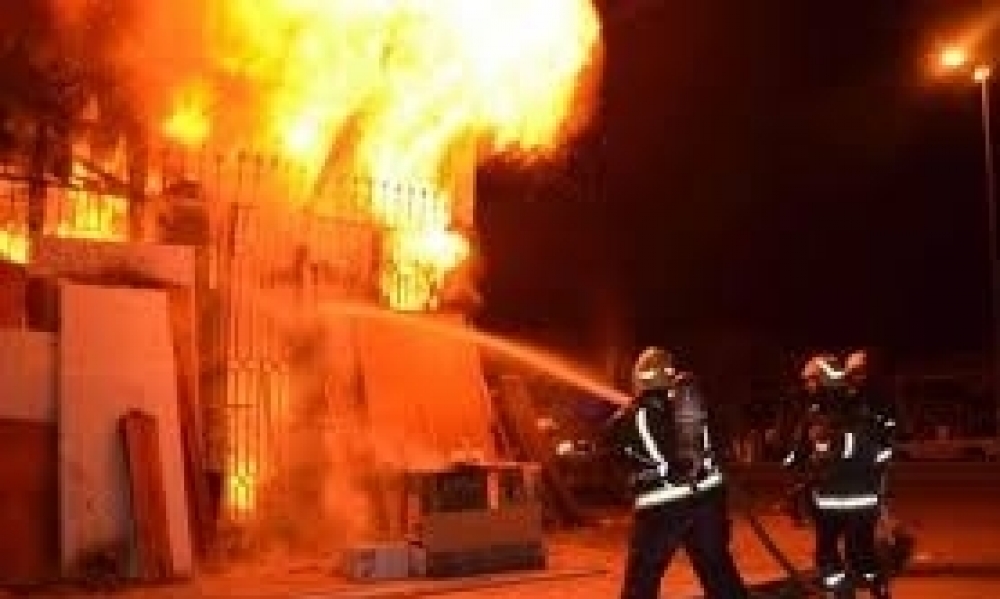 المنستير / اخماد حريق اندلع في مصنع للزوارق الخفيفة بالساحلين