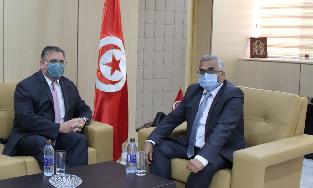 وزير العدل يلتقي سفير الولايات المتحدة الأمريكية بتونس 