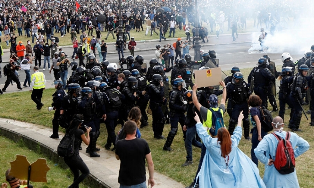 فرنسا: احتجاجات عارمة على مشروع قانون يمنع نشر صور أفراد الشرطة