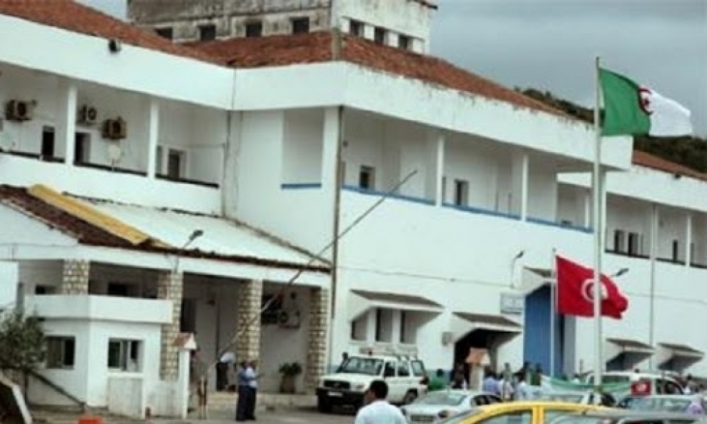 سفارة تونس بالجزائر تدعو التونسيّين الراغبين في العودة إلى أرض الوطن إلى الإتصال بالبعثة