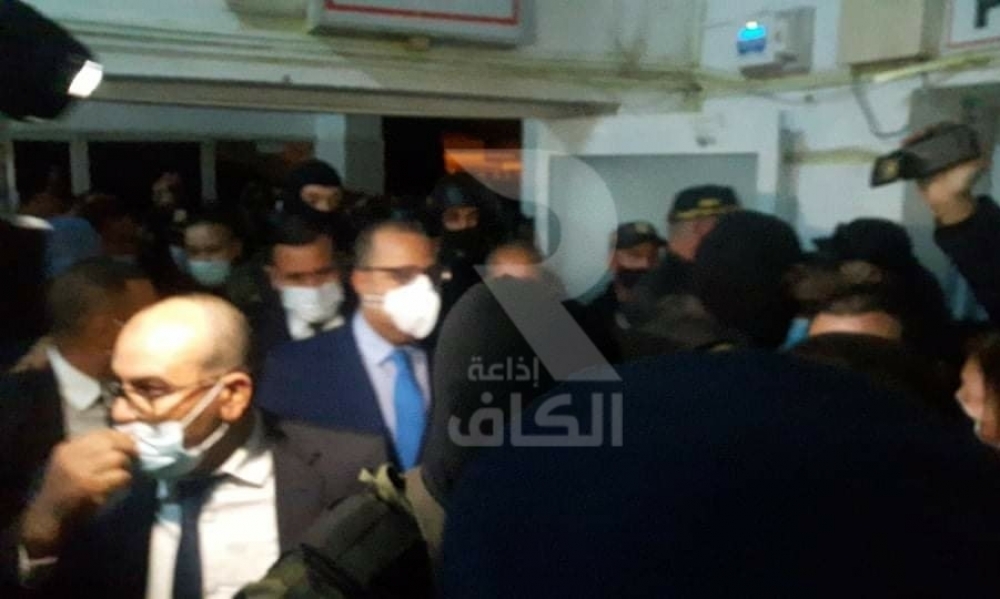  الان / رئيس الحكومة هشام المشيشي يصل  الى المستشفى الجهوي بجندوبة