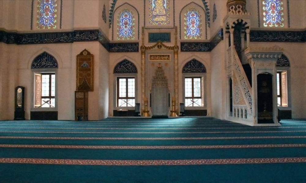 فرنسا تغلق 17 مسجدا للإشتباه بصلتها بـ"أنشطة انفصالية"
