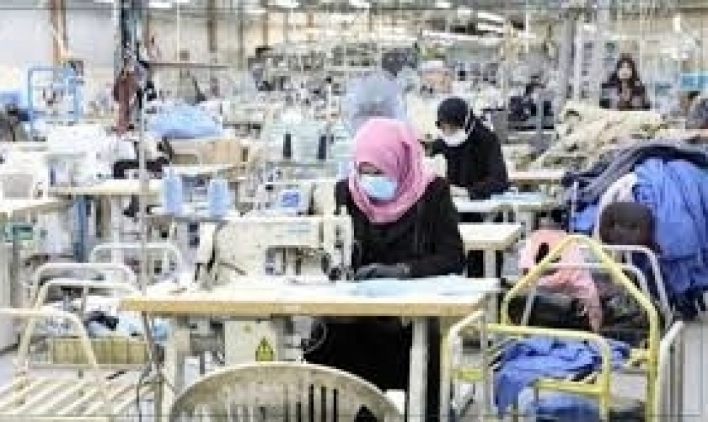 المهدية : غلق مصنع خياطة بعد تسجيل 49 إصابة بفيروس كورونا في صفوف العاملات