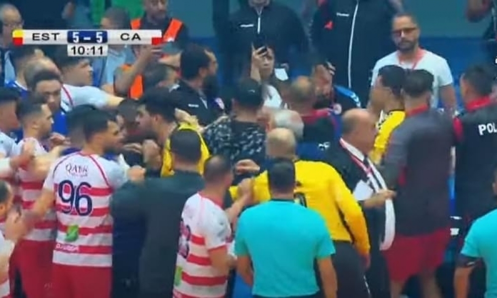 فوضى في نهائي كأس تونس لكرة اليد وايقاف مواجهة الدربي بين الترجي والافريقي 
