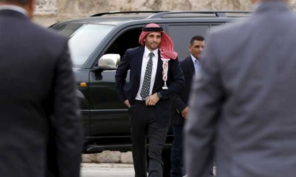 الديوان الملكي في الأردن يأمر بتقييد تحركات واتصالات وإقامة الأمير حمزة
