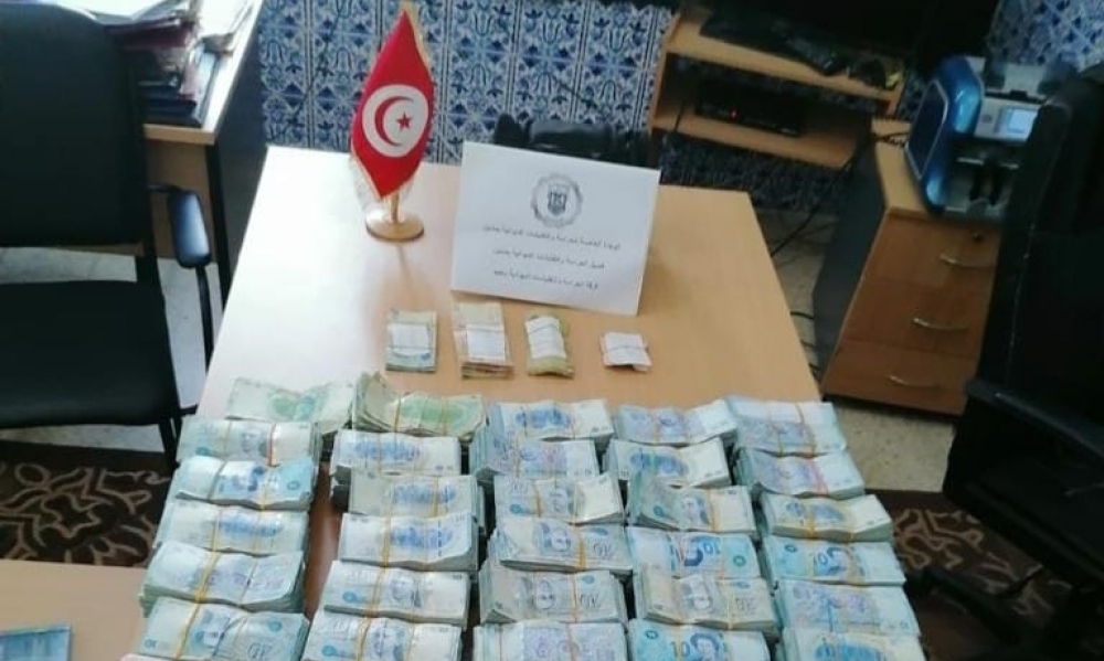 مدنين : ضبط مبلغ مالي بـ480 ألف دينار في سيارة خفيفة دون وثيقة تثبت شرعية مسكها