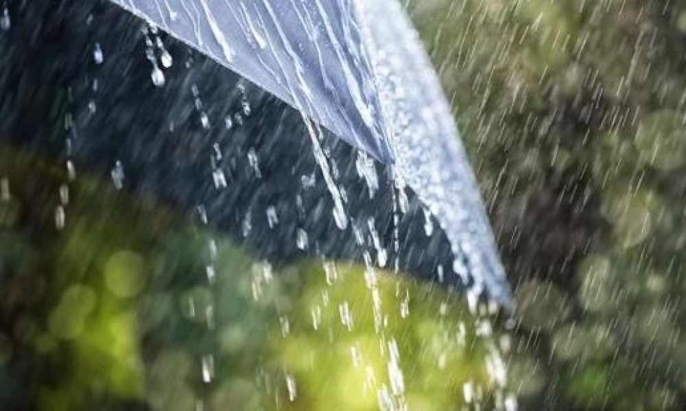 طقس اليوم: أمطار رعدية مع تساقط البرد وظهور الصواعق