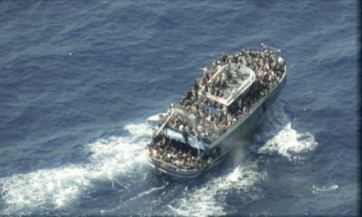  اليونان تحاكم تسعة مصريين بتهمة التسبب في مقتل مئات المهاجرين غرقاً
