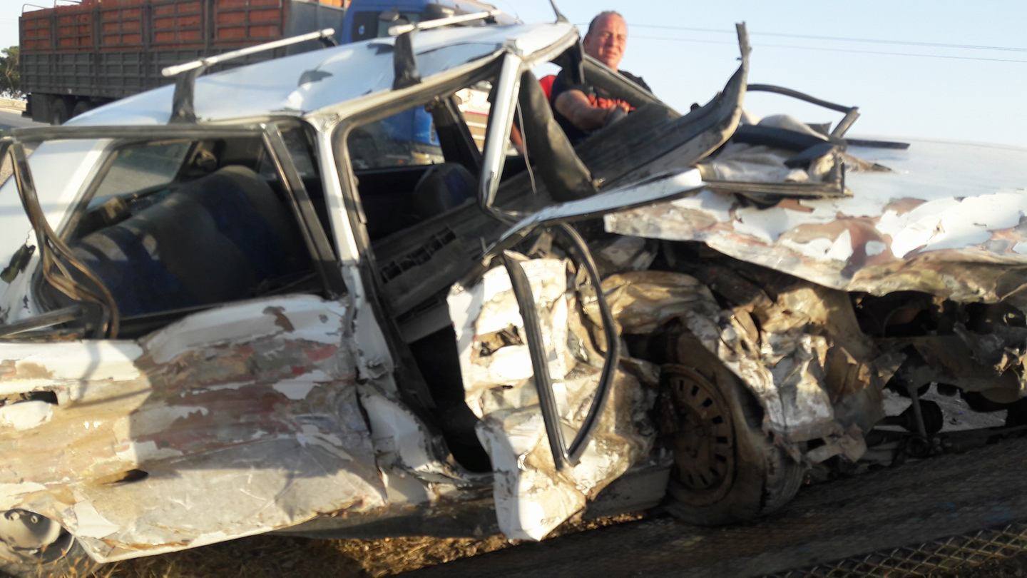بالصور/ القيروان: تحطم سيارتين بالكامل في حادث مرور