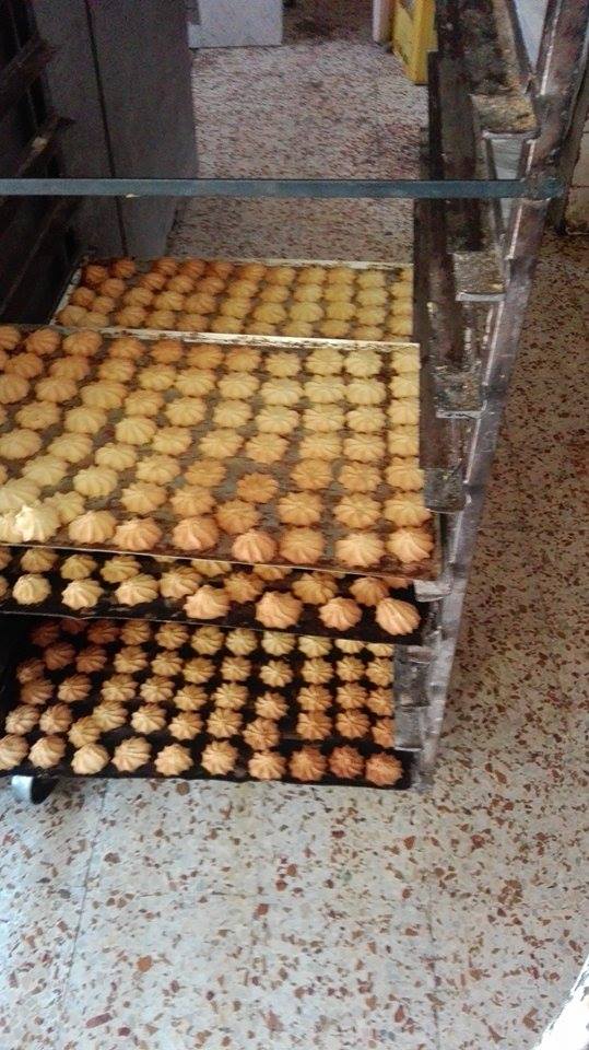 بالصّور- العاصمة / خلال مداهمة مصنع للبسكويت : أكثر من 300 كلغ  من البسكويت الفاسد معدّ  للبيع و حجز مواد مدعّمة