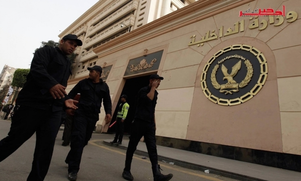 الداخلية المصرية: مقتل ضابط واصابة اثنين اخرين وسط القاهرة