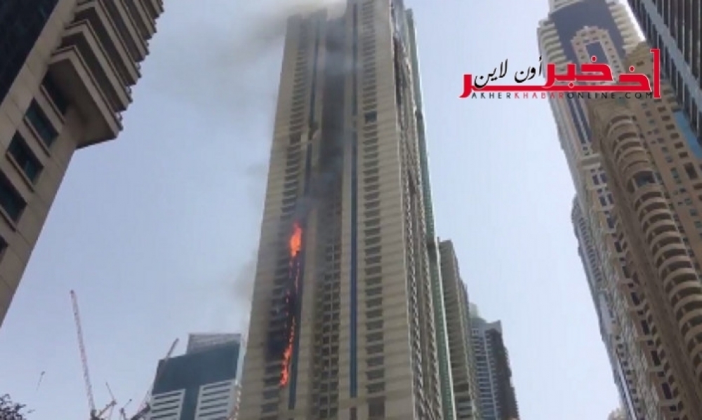 اندلاع حريق هائل في أحد أبراج دبي