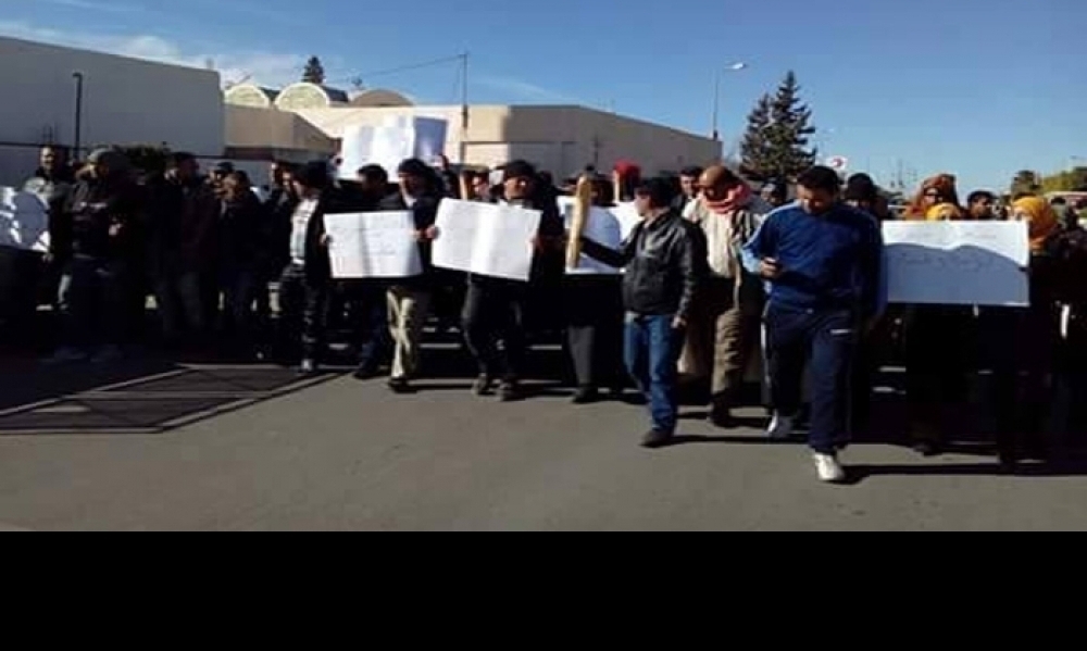 Reprise des protestations, marche pour le développement à Menzel Bouzayene