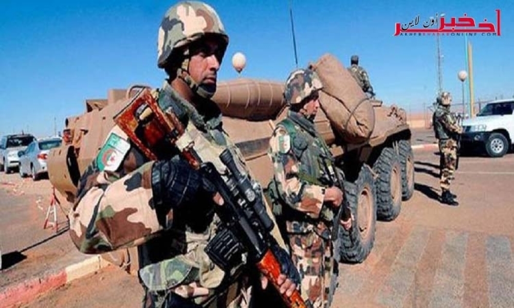 وزارة الدفاع الجزائرية تُعلن عن ضبط أسلحة  والكشف عن مخابئ للإرهابيّين بـ3 ولايات