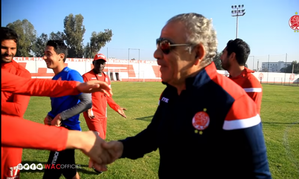 مفاجأة للمدرب فوزي البنزرتي في تمارين الوداد البيضاوي (فيديو)