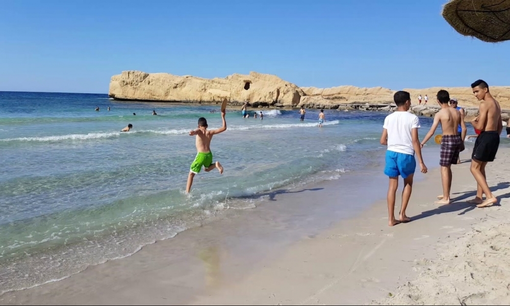 طقس اليوم / طقس صافٍ ثم قليل السحب والحرارة تصل إلى 40 درجة مع ظهور الشهيلي 